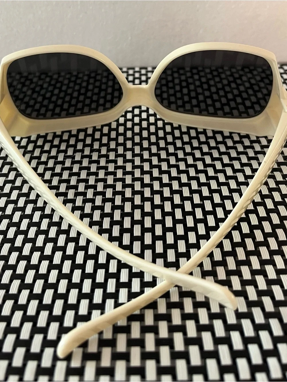 Cream Colored Overvue Polarized Glasses - Fits Over Frames Style Unisex Like New